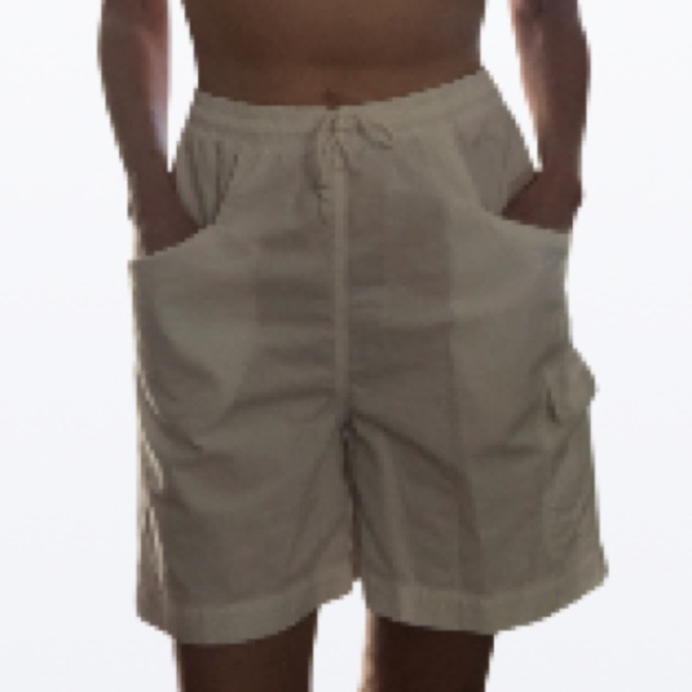 Women’s cotton white size medium cargo high waisted shorts